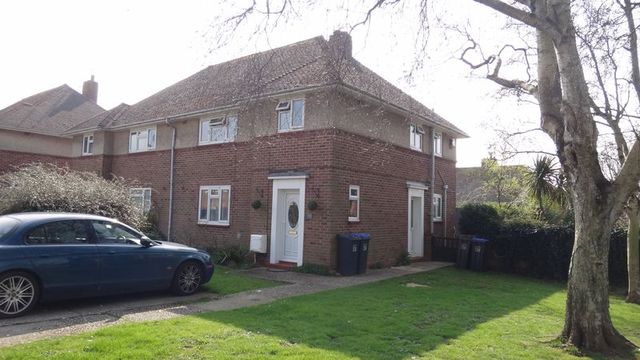  Image of 2 bedroom Flat for sale in Bramble Lane Worthing BN13 at Bramble Lane  Worthing, BN13 3JB