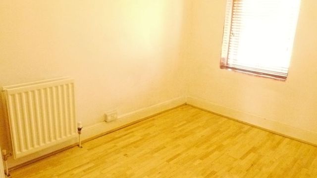  Image of 2 bedroom Property to rent in Bridge Road Southampton SO19 at Bridge Road  Southampton, SO19 7GQ