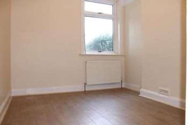  Image of 1 bedroom Ground Flat to rent in Brighton Road South Croydon CR2 at South Croydon, CR2 6AJ