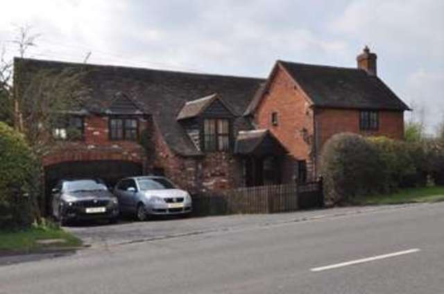  Image of 4 bedroom Cottage for sale in Bromsgrove Road Studley B80 at Bromsgrove Road  Studley, B80 7PF