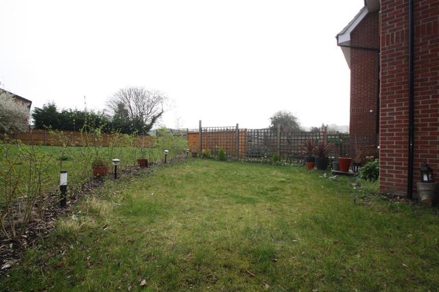  Image of 2 bedroom Property for sale in Brunswick Park Road London N11 at Brunswick Park Road London London, N11 1JJ