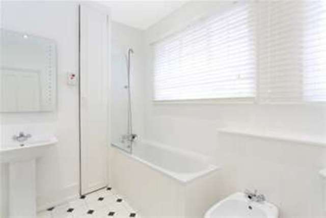  Image of 3 bedroom Property to rent in Burnsall Street London SW3 at London, SW3 3ST