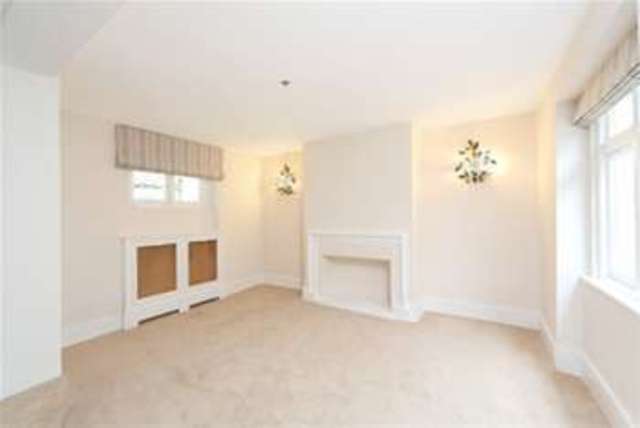  Image of 3 bedroom Property to rent in Burnsall Street London SW3 at London, SW3 3ST