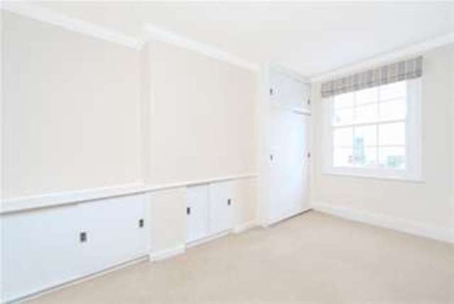  Image of 3 bedroom Property to rent in Burnsall Street London SW3 at London, SW3 3ST