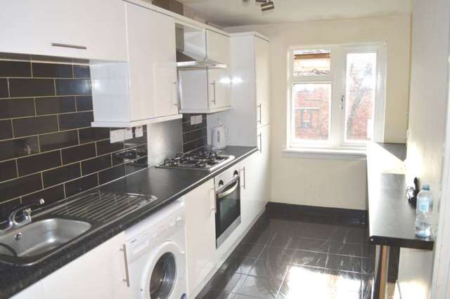  Image of 2 bedroom Flat to rent in Burnt Ash Hill London SE12 at Burnt Ash Hill Lee London, SE12 0JL