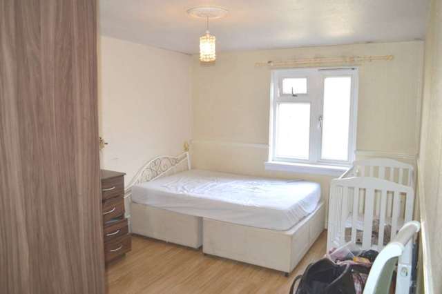  Image of 2 bedroom Flat to rent in Burnt Ash Hill London SE12 at Burnt Ash Hill Lee London, SE12 0JL