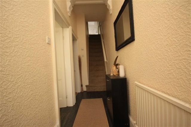  Image of 3 bedroom Property to rent in Bury Road Rochdale OL11 at Bury Road Rochdale Rochdale, OL11 4EB