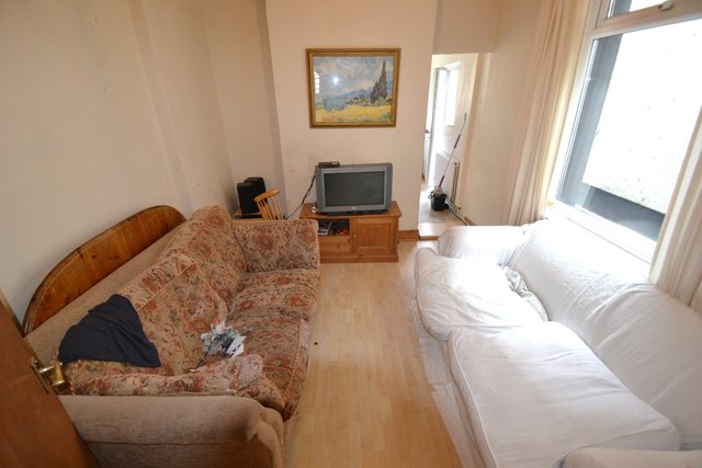  Image of 5 bedroom Detached house to rent in Caerleon Road Newport NP19 at St Julians  Newport, NP19 7BX