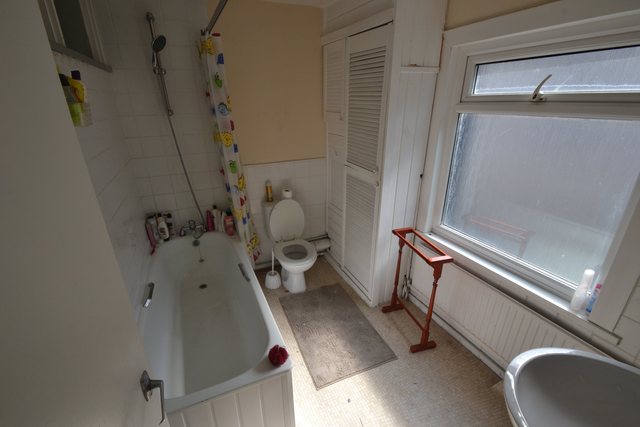  Image of 5 bedroom Detached house to rent in Caerleon Road Newport NP19 at St Julians  Newport, NP19 7BX