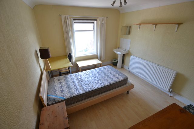 Image of 5 bedroom Detached house to rent in Caerleon Road Newport NP19 at St Julians  Newport, NP19 7BX