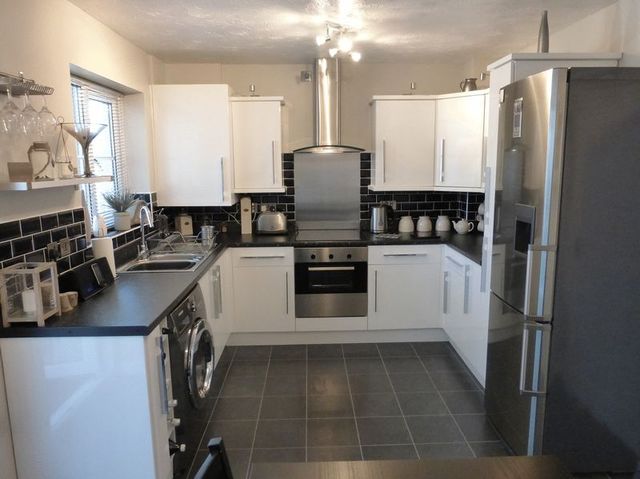  Image of 3 bedroom Semi-Detached house for sale in Maes Meddyg Caernarfon LL55 at Maes Meddyg  Caernarfon, LL55 2SF