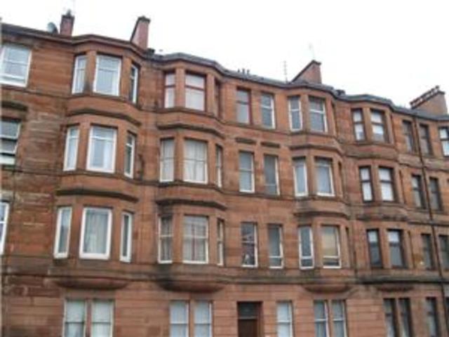  Image of 1 bedroom Flat to rent in Calder Street Glasgow G42 at Queens Park Glasgow Glasgow, G42 7RU