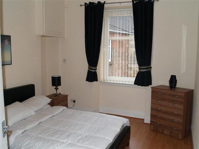  Image of 1 bedroom Flat to rent in Calder Street Glasgow G42 at Queens Park Glasgow Glasgow, G42 7RU