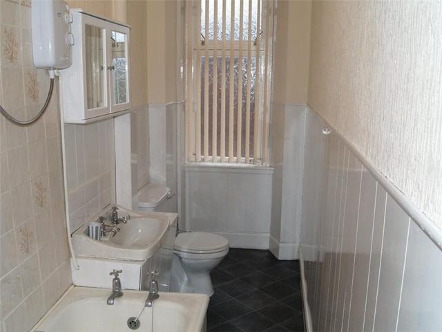  Image of 1 bedroom Flat to rent in Calder Street Glasgow G42 at Queens Park Glasgow Glasgow, G42 7RU