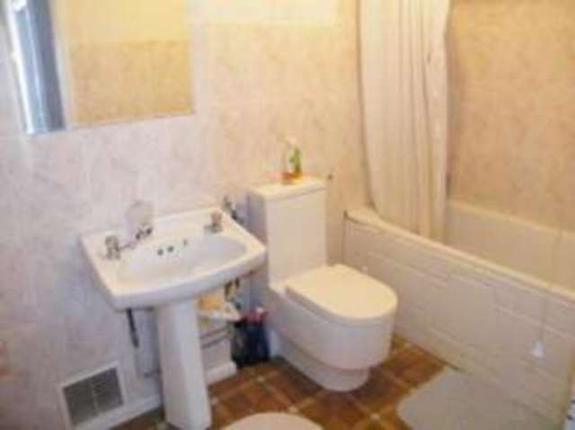  Image of 3 bedroom Semi-Detached house for sale in Darwin Drive Cambridge CB4 at Cambridge Cambridgeshire Chesterton, CB4 3HQ