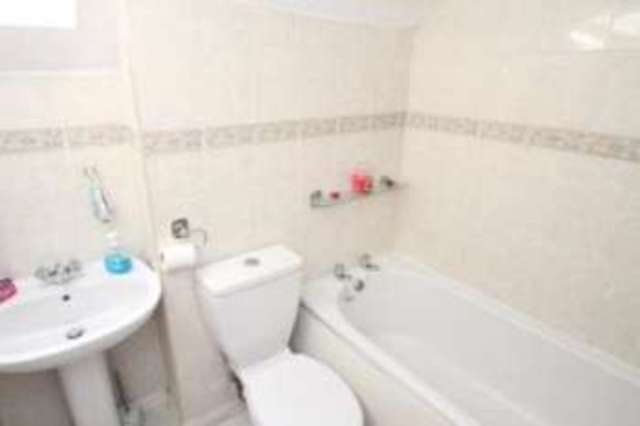  Image of 3 bedroom Flat for sale in Campbell Street Johnstone PA5 at Johnstone Renfrewshire Johnstone, PA5 8EJ