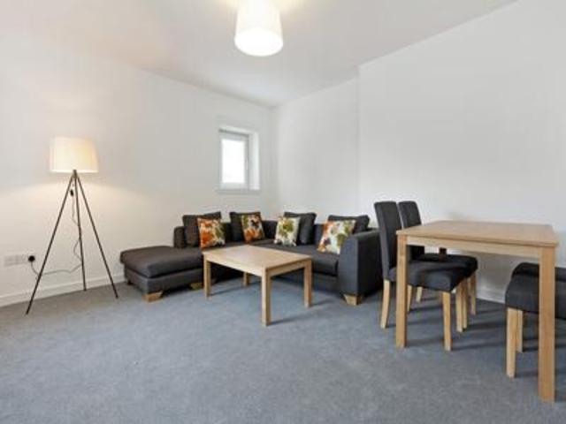  Image of 3 bedroom Flat to rent in Canongate Edinburgh EH8 at Edinburgh  Edinburgh, EH8 8BQ