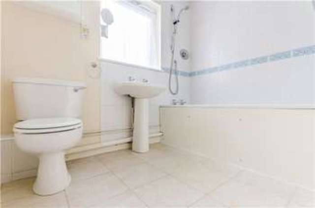  Image of 1 bedroom Apartment for sale in Carlton Way Cambridge CB4 at Carlton Way  Cambridge, CB4 2BX