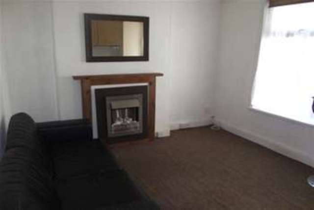  Image of 1 bedroom Flat to rent in Carlyon Road St. Austell PL25 at St. Austell, PL25 4LJ