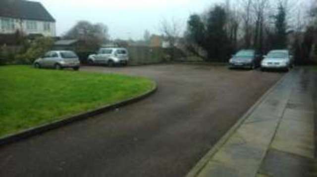  Image of 1 bedroom Flat for sale in Cavalier Close Luton LU3 at Luton Bedfordshire Limbury, LU3 2XS