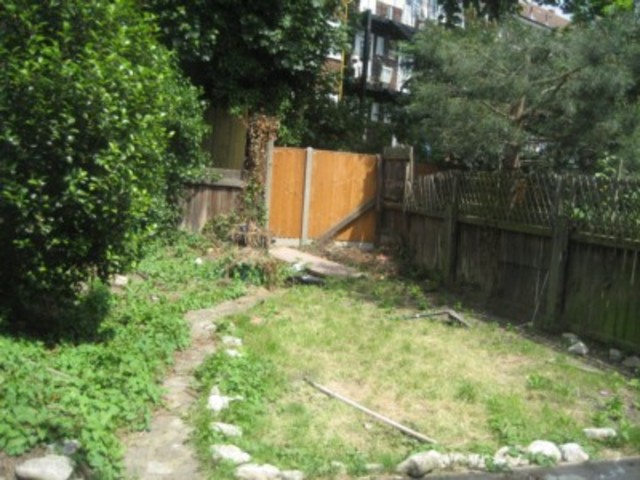  Image of 4 bedroom Detached house to rent in Cavendish Drive London E11 at Cavendish Drive Leytonstone London, E11 1DL