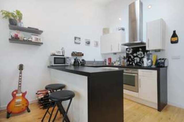  Image of 1 bedroom Flat to rent in Cavendish Road London SW12 at Cavendish Road  London, SW12 0DD