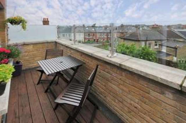  Image of 1 bedroom Flat to rent in Cavendish Road London SW12 at Cavendish Road  London, SW12 0DD