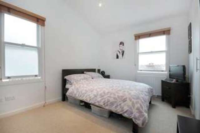  Image of 1 bedroom Flat to rent in Cavendish Road London SW12 at Cavendish Road  London, SW12 0DD