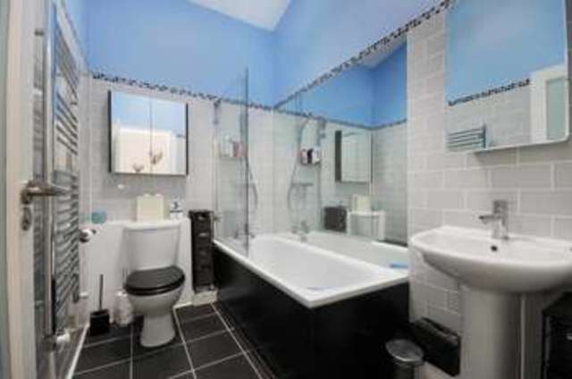  Image of 1 bedroom Flat to rent in Cavendish Road London SW12 at Cavendish Road  London, SW12 0DD