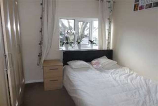  Image of 3 bedroom Detached house to rent in Central Avenue Beeston Nottingham NG9 at Nottingham, NG9 2QS