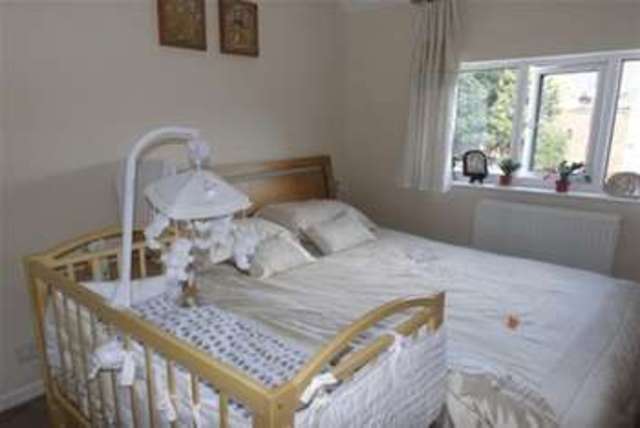  Image of 3 bedroom Detached house to rent in Central Avenue Beeston Nottingham NG9 at Nottingham, NG9 2QS
