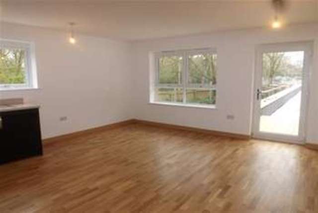  Image of 2 bedroom Flat to rent in Cherrydown East Basildon SS16 at Basildon, SS16 5GP