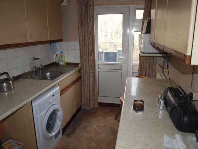 Image of 2 bedroom Flat for sale in Chiltern Road Dunstable LU6 at Chiltern Road  Dunstable, LU6 1EP