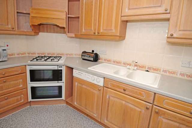  Image of 2 bedroom Apartment to rent in Delfont Close Maidenbower Crawley RH10 at Pullman Court, Delfont Close Maidenbower Crawley, RH10 7QX