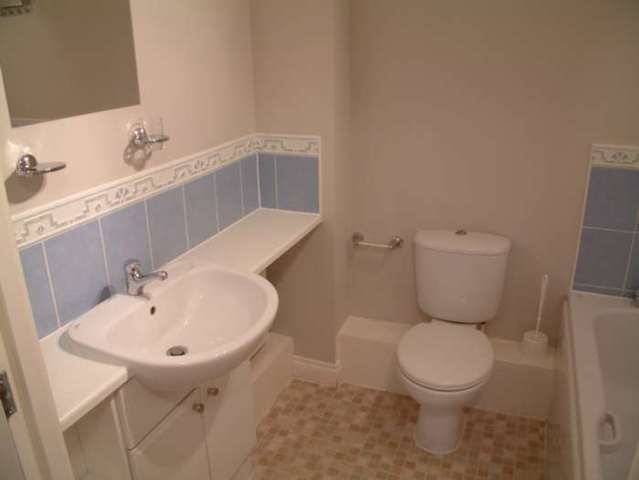 Image of 2 bedroom Apartment to rent in Delfont Close Maidenbower Crawley RH10 at Pullman Court, Delfont Close Maidenbower Crawley, RH10 7QX