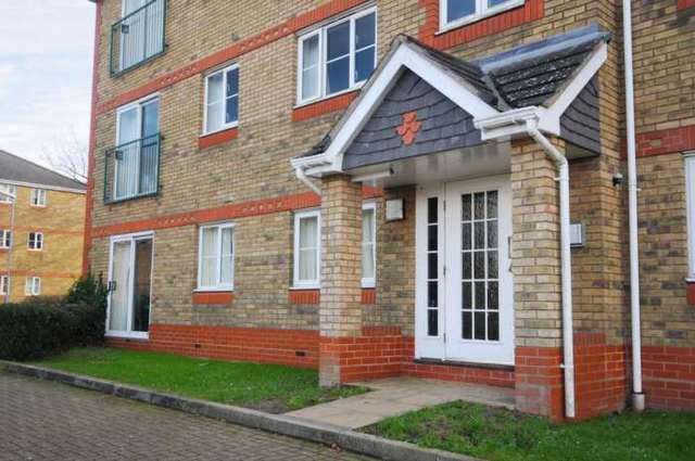  Image of 2 bedroom Apartment to rent in Delfont Close Maidenbower Crawley RH10 at Pullman Court, Delfont Close Maidenbower Crawley, RH10 7QX