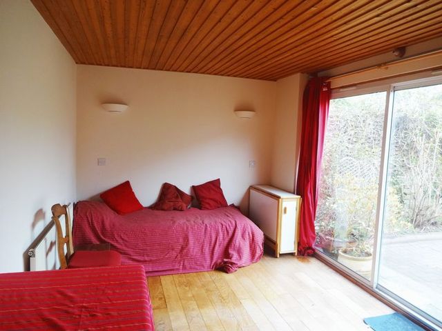  Image of 2 bedroom Bungalow for sale in Chaingate Court Glastonbury BA6 at Chaingate Court  Glastonbury, BA6 9ET