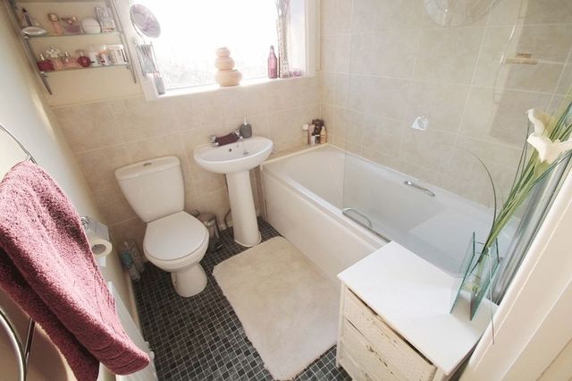  Image of 3 bedroom Detached house for sale in Chalvington Road Chandler