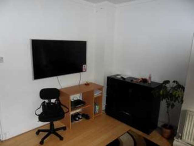  Image of 2 bedroom Maisonette for sale in Ossulston Street London NW1 at London, NW1 1ET