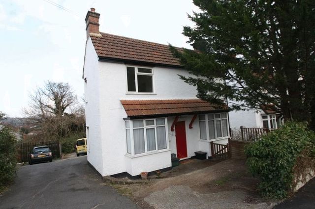  Image of 2 bedroom Flat for sale in Chapel Lane High Wycombe HP12 at Chapel Lane  High Wycombe, HP12 4BS