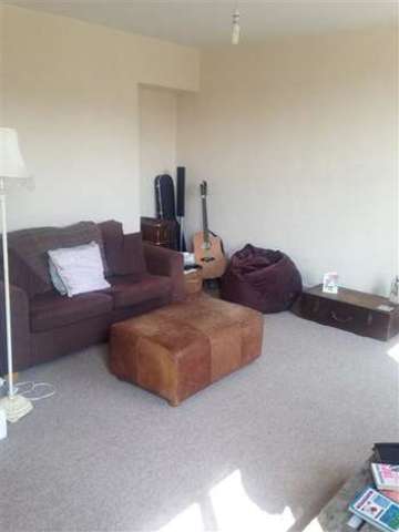  Image of 1 bedroom Apartment to rent in Chigwell Road Woodford Green IG8 at Woodford Bridge, IG8 8AL
