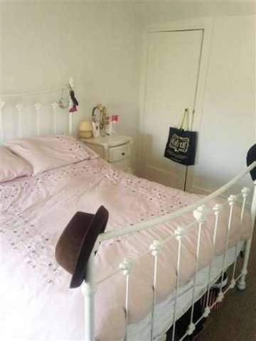  Image of 1 bedroom Apartment to rent in Chigwell Road Woodford Green IG8 at Woodford Bridge, IG8 8AL