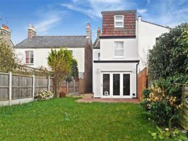  Image of 4 bedroom Semi-Detached house for sale in Chingford Avenue London E4 at Chingford London Chingford, E4 6RJ