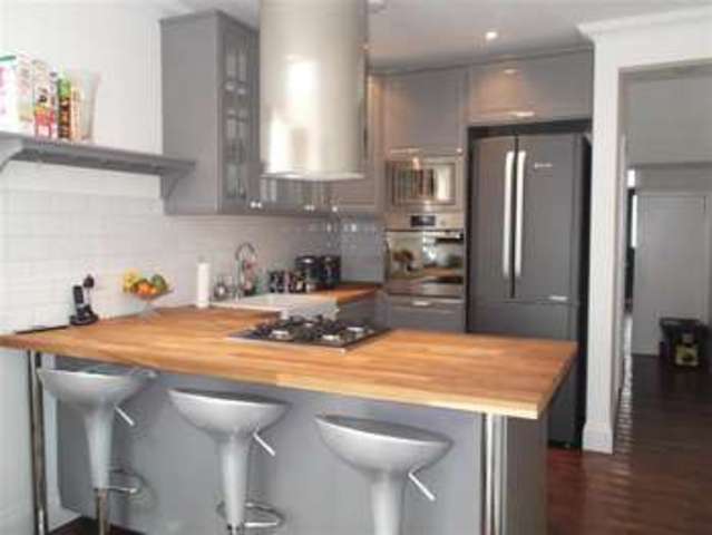  Image of 4 bedroom Semi-Detached house for sale in Chingford Avenue London E4 at Chingford London Chingford, E4 6RJ