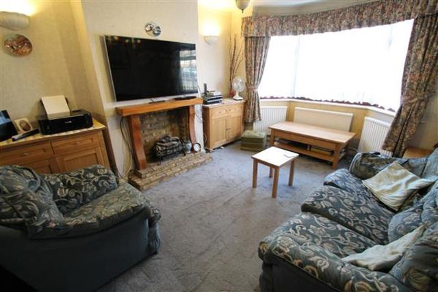  Image of 3 bedroom Terraced house for sale in Chipstead Valley Road Coulsdon CR5 at Coulsdon, CR5 3BQ