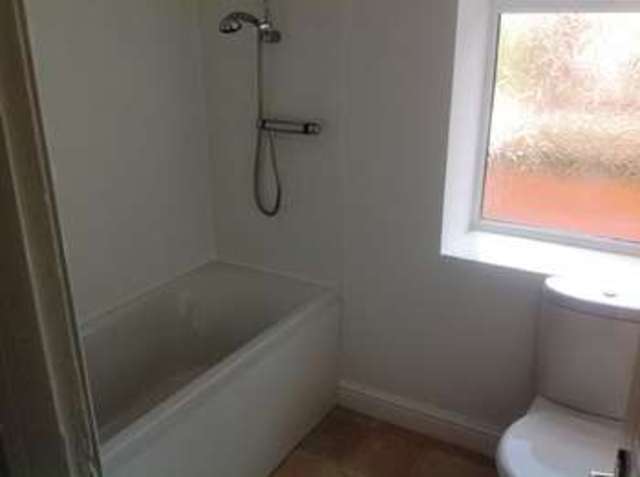  Image of 2 bedroom Apartment to rent in Chorley Old Road Bolton BL1 at Bolton, BL1 6AG