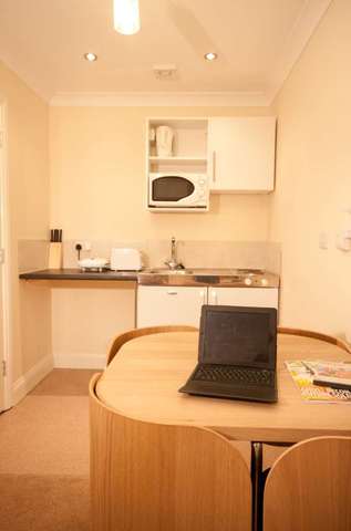  Image of 1 bedroom Studio flat to rent in Christchurch Road Reading RG2 at Christchurch Road  Reading, RG2 7AN