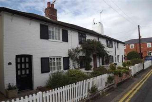  Image of 2 bedroom Detached house to rent in Silver Street Christchurch BH23 at Christchurch, BH23 1BT