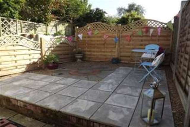  Image of 2 bedroom Detached house to rent in Silver Street Christchurch BH23 at Christchurch, BH23 1BT