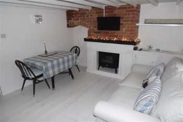  Image of 2 bedroom Detached house to rent in Silver Street Christchurch BH23 at Christchurch, BH23 1BT